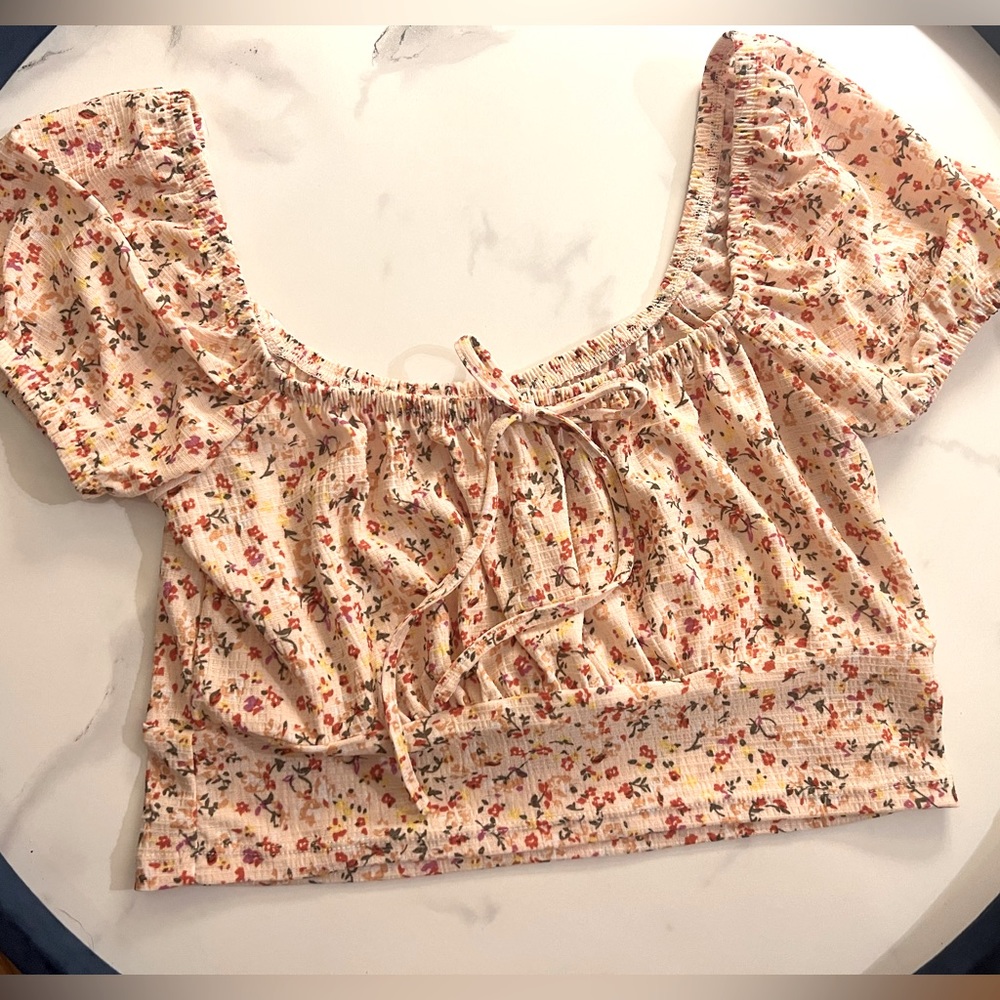 COPY - Love Tree Womens Top Size L Pink Floral Stretch Knit Puff Sleeve Crop Bl…